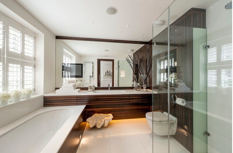 badrum 6 kvm designmöbler renovering badspegel väggplattor duschkabin