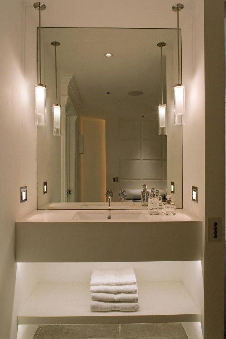 badrum-tak-ljus-led-hängande-lampor-glas-spegel-vägg-indirekt-belysning-fåfänga