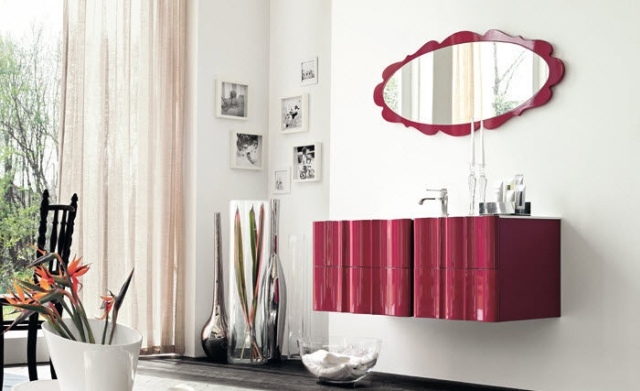 rosa-högglans-kropp-diskbänk-underskåp-spegel-ram-dekorativ