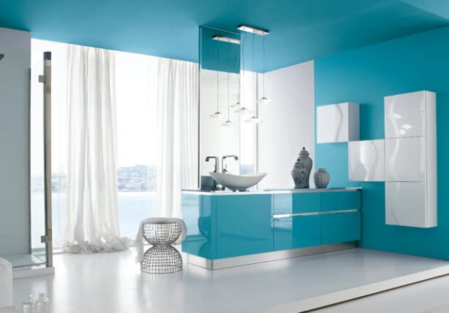 arbi-modulära-badrum-lösningar-högglans-yta-vit-blå