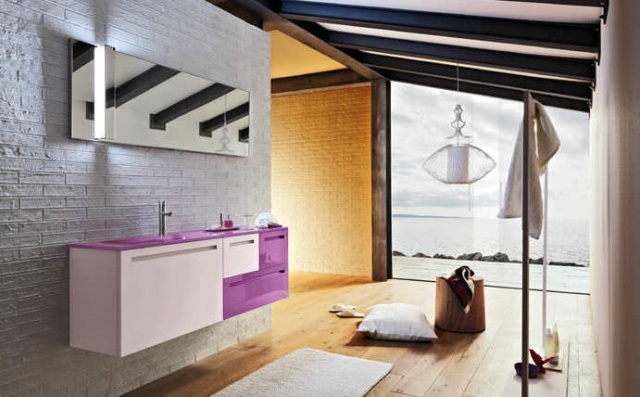 badrum-design-möbler-utförda-i-lack-högglans-spegel-ljus
