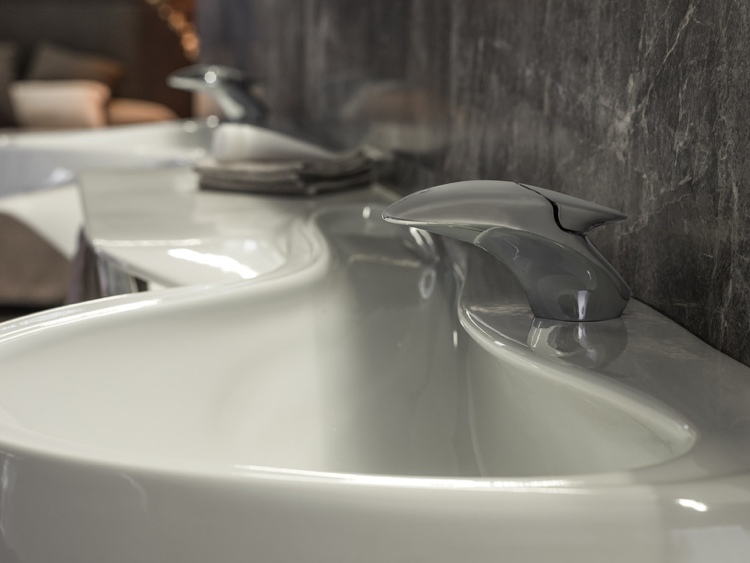 badrum-design-zaha-hadid-enkelspak-blandare-kran-handfat