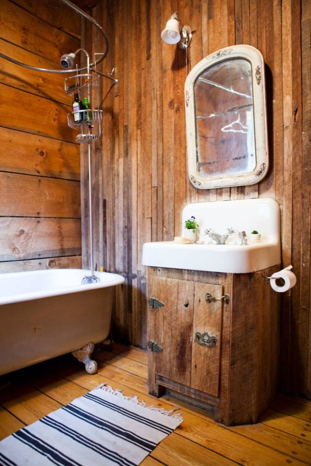 badrum-rustik-country-stil-vintage-badrum-möbler-keramiska-handfat