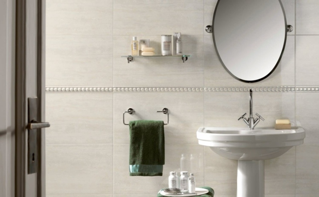 Handduk-classic-handfat-med-en-rund-spegel