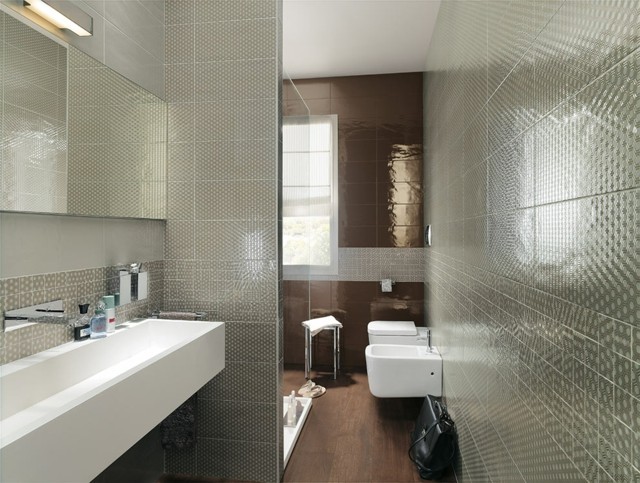 Kakel-för-badrum-vägg-kakel-med-mönster-och-krasch-optik-i-dusch-området