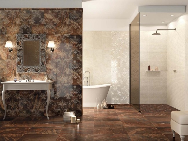 Badrumsplattor lyxiga känsla bruna barockmotiv badrumsmöbler