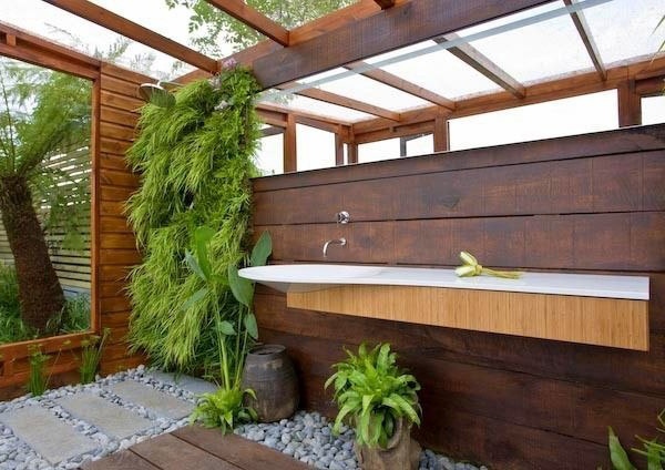 Badrum trädgård skjul med glastak trä exotiska designelement