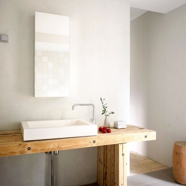 badrum-design-idéer-skandinaviskt-naturligt-trä-handfat