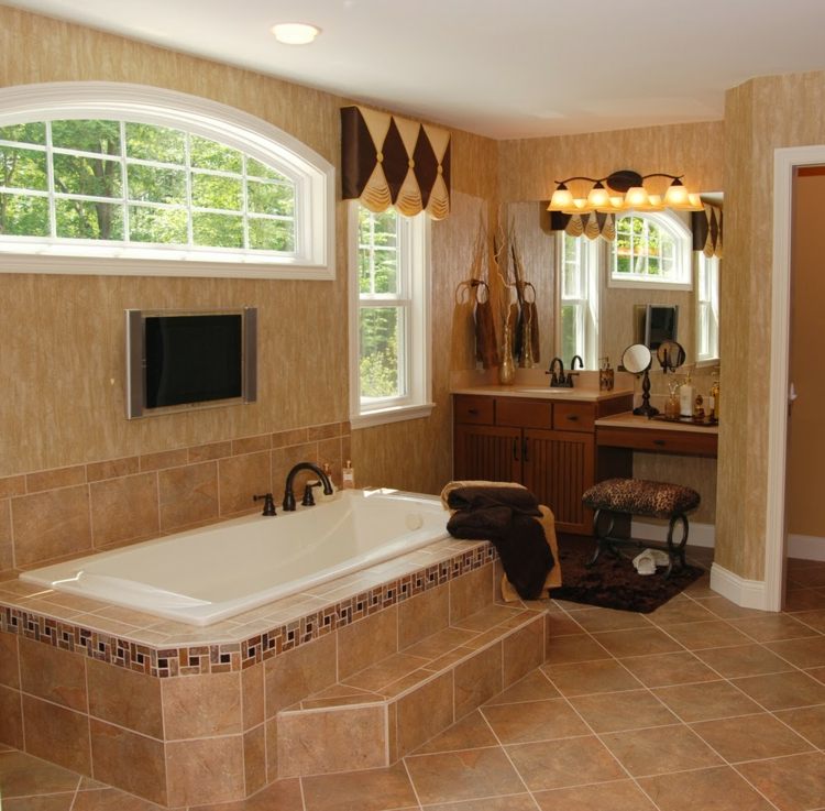 modernt badrum medelhavsplattor beige handfat tvättställ