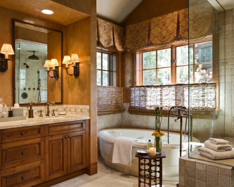 rustikt badrum badrum badkar glas duschkabin trä