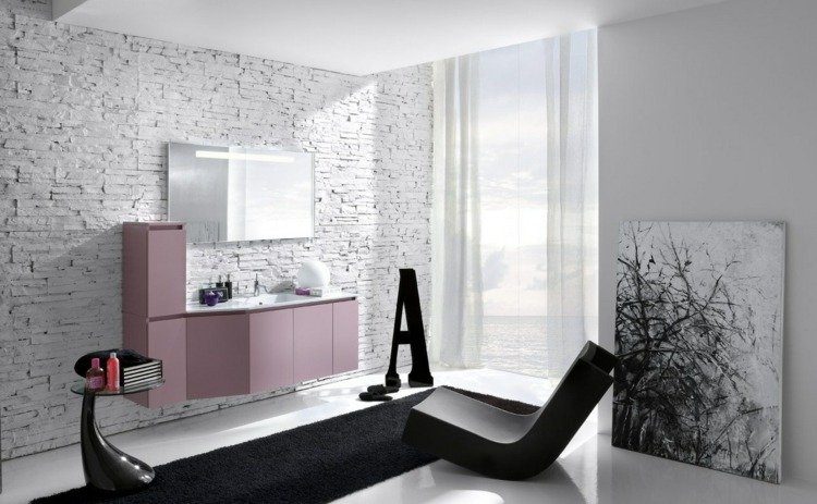 Badrumsidéer rosa badrumsmöbler målningar mattan naturstenvägg