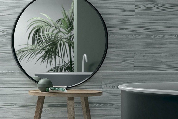 Salviegrön kan kombineras perfekt med grått i badrummet