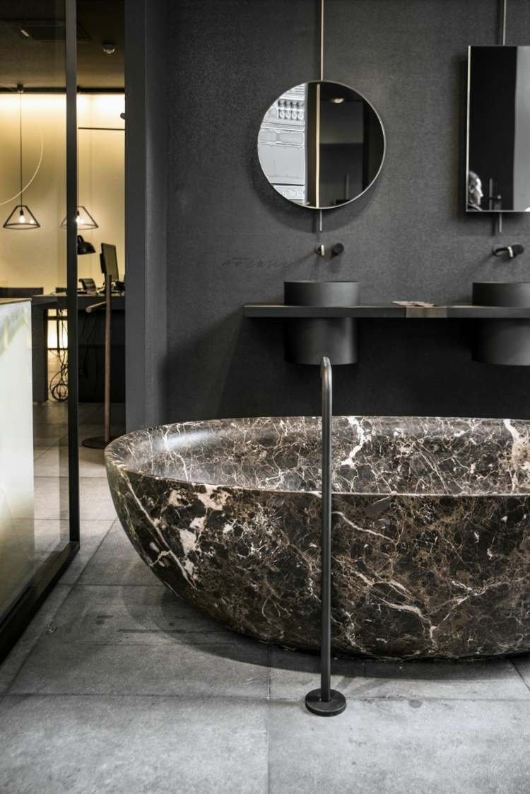 marmor badrum svart grå brun spegel svart badrum inredning