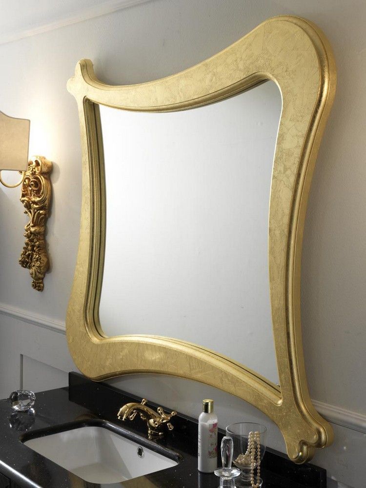 badrum-möbler-barock-stil-glamour-guld blad vägg spegel