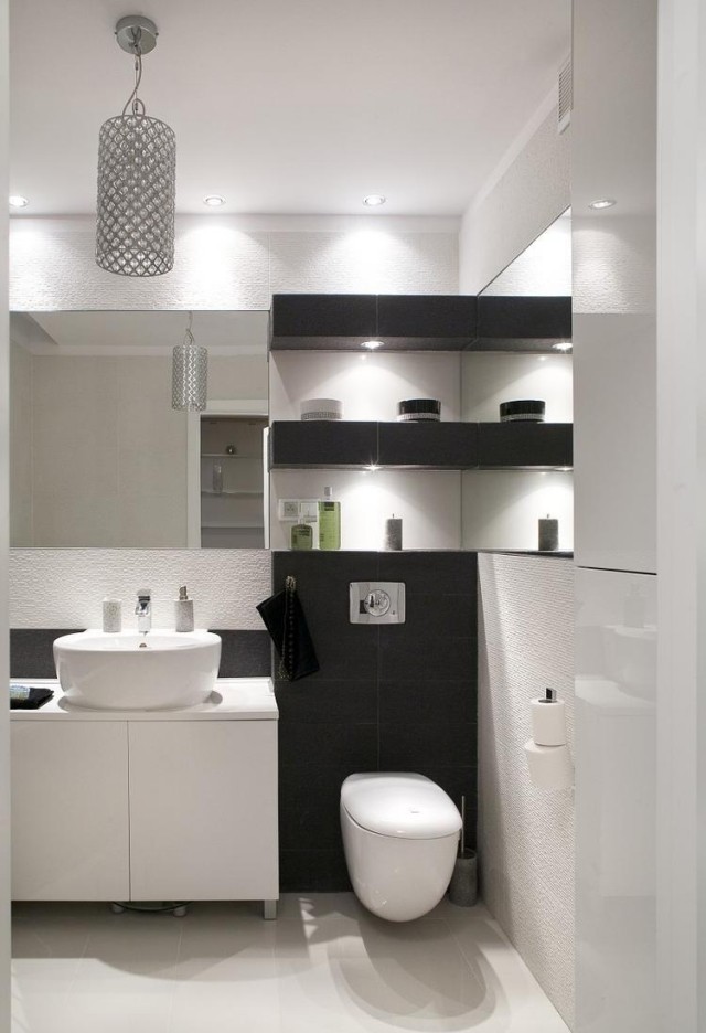 Moderna badrumsmöbler-färger-svart-vita-hyllor-inbyggda lampor
