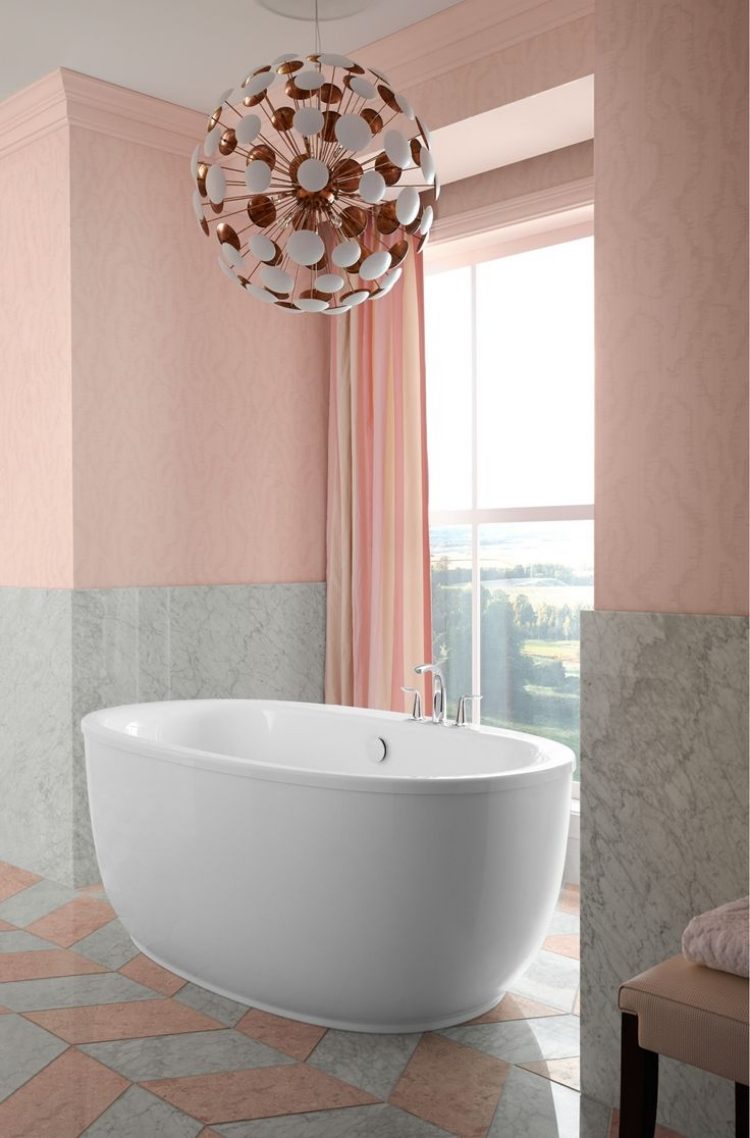 badrum-stil-design-idéer-marmor-grå-rosa-fristående badkar