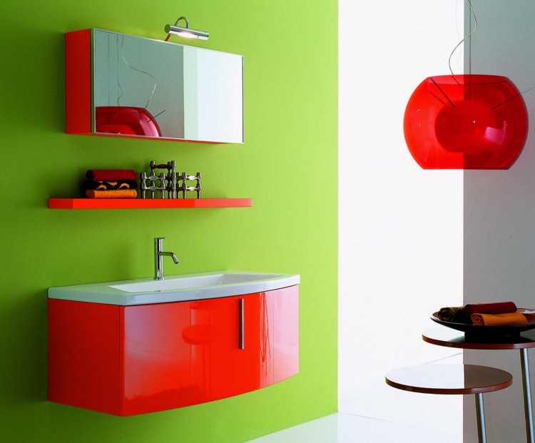 måla badrum moderna limegröna möbler röd högglans lampspegel