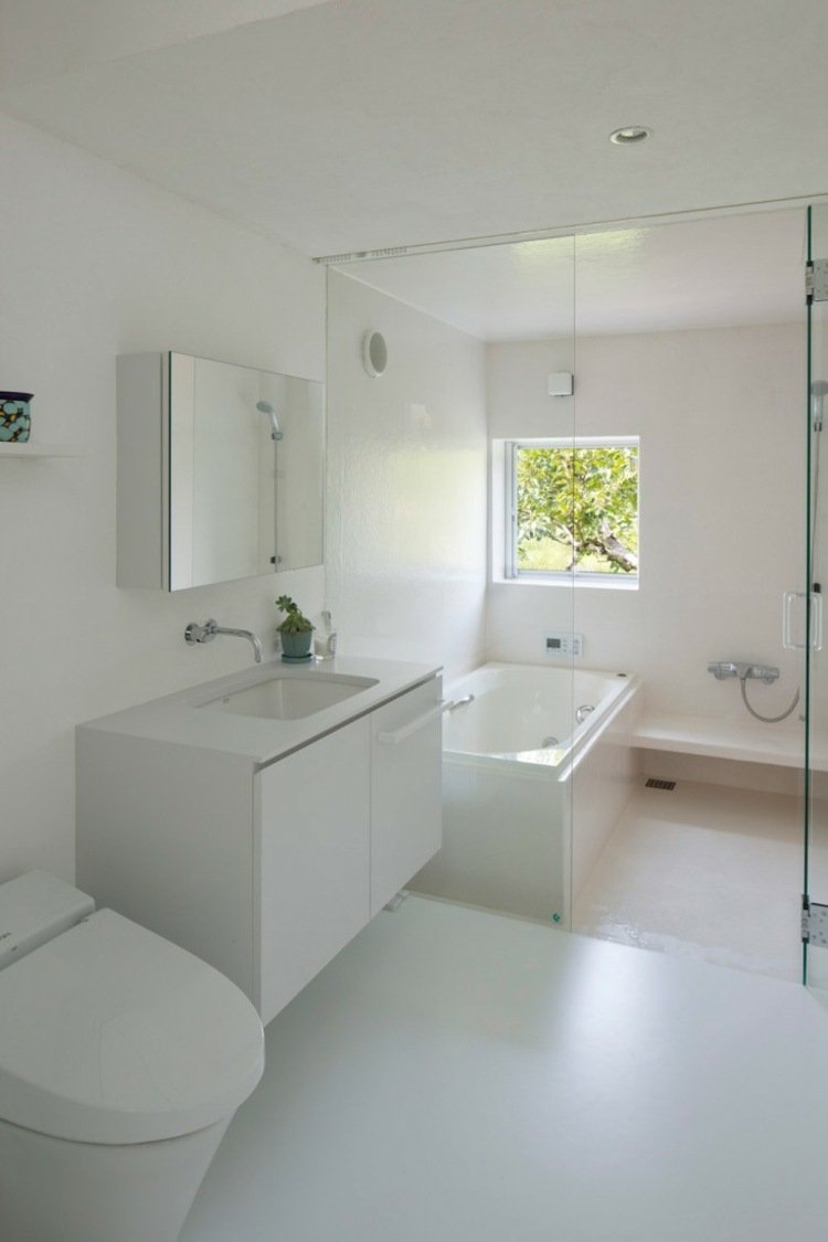 målning badrum vit inredning design modern nivå fönster