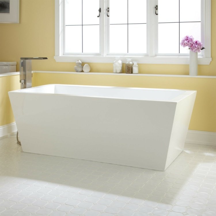 måla badrum idé gul ​​pastell vägg golvplattor modern badkar design