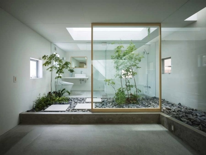 modernt-badrum-förslag-zen-badrum-japansk-stil-med-inomhus-trädgård
