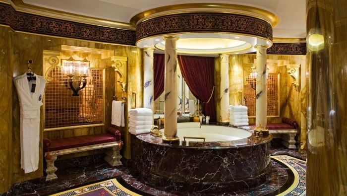 Badrum-förslag-guld-lyx-arabisk-stil-hamam-marmor