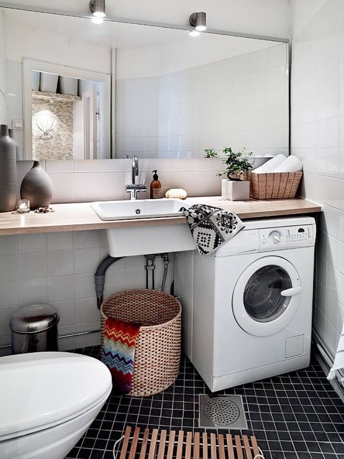 Badrum-förslag-praktiskt-badrum-i-skandinavisk stil-svart-vitt