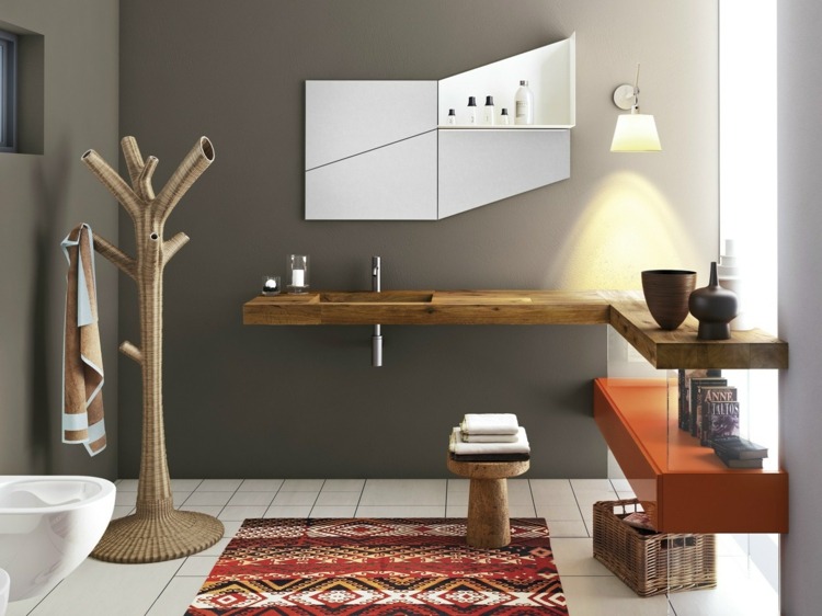 badrum-handfat-trä-hylla-badrum-spegel-grå-vägg-DEPTH-WILDWOOD