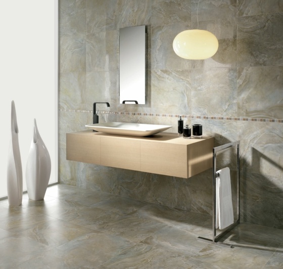 Marmor-natur-sten-naturligt-ljus-med-glas-lykta
