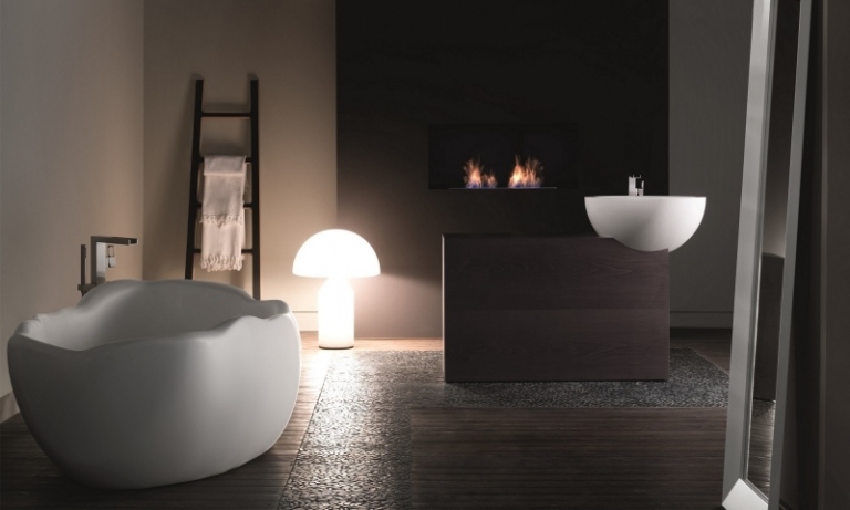 Badrumsmöbler-trä-modernt-fristående-badkar-bänkskåp