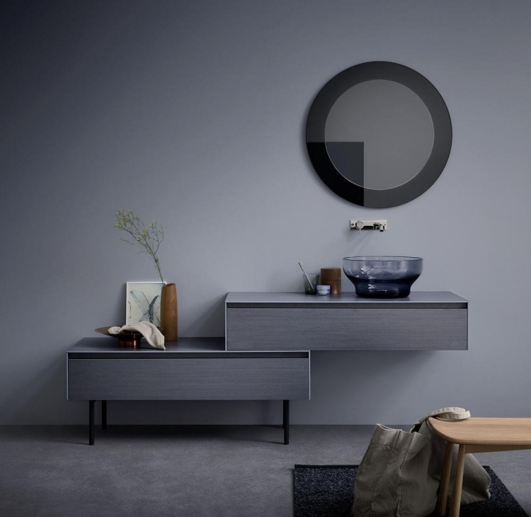 badrum-skåp-trä-grå-rund-glas-diskbänk-Moode-Rexa-Design