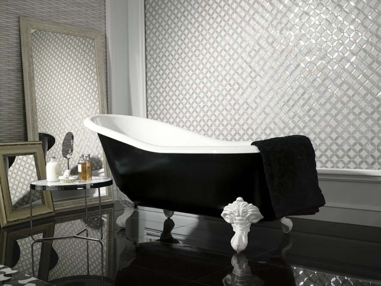 badrumsplattor-2015-trender-design-modern-viktoriansk stil-bad-fristående-svart-vit