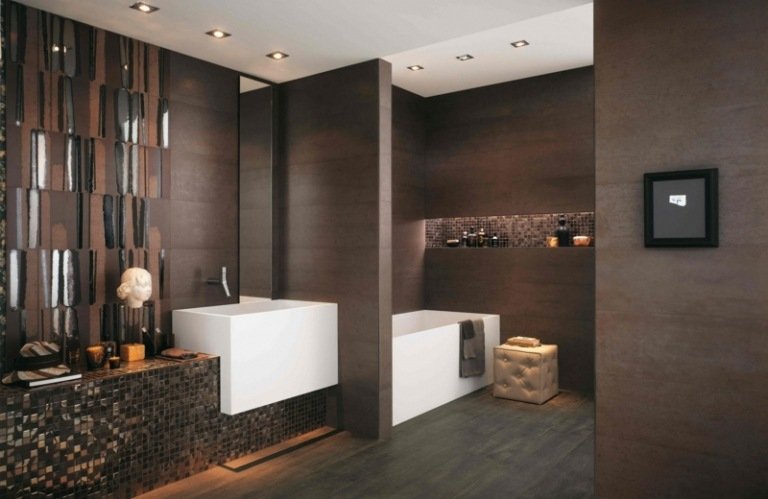 badrumsdesign med kakel meltin brun glans accenter mosaik skiljevägg