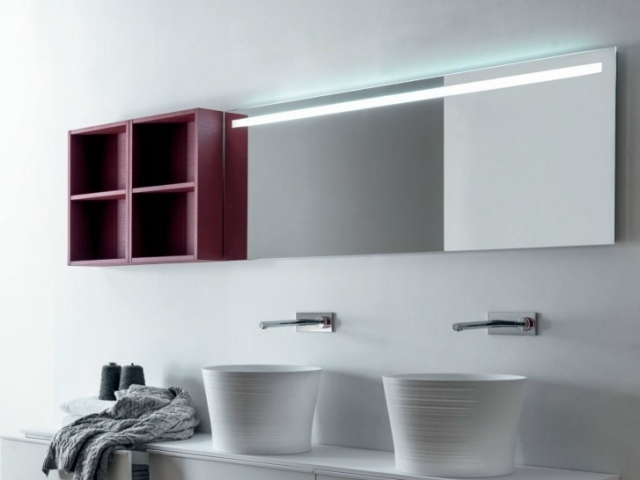vägg-spegel-badrum-integrerad-led-belysning-FALPER
