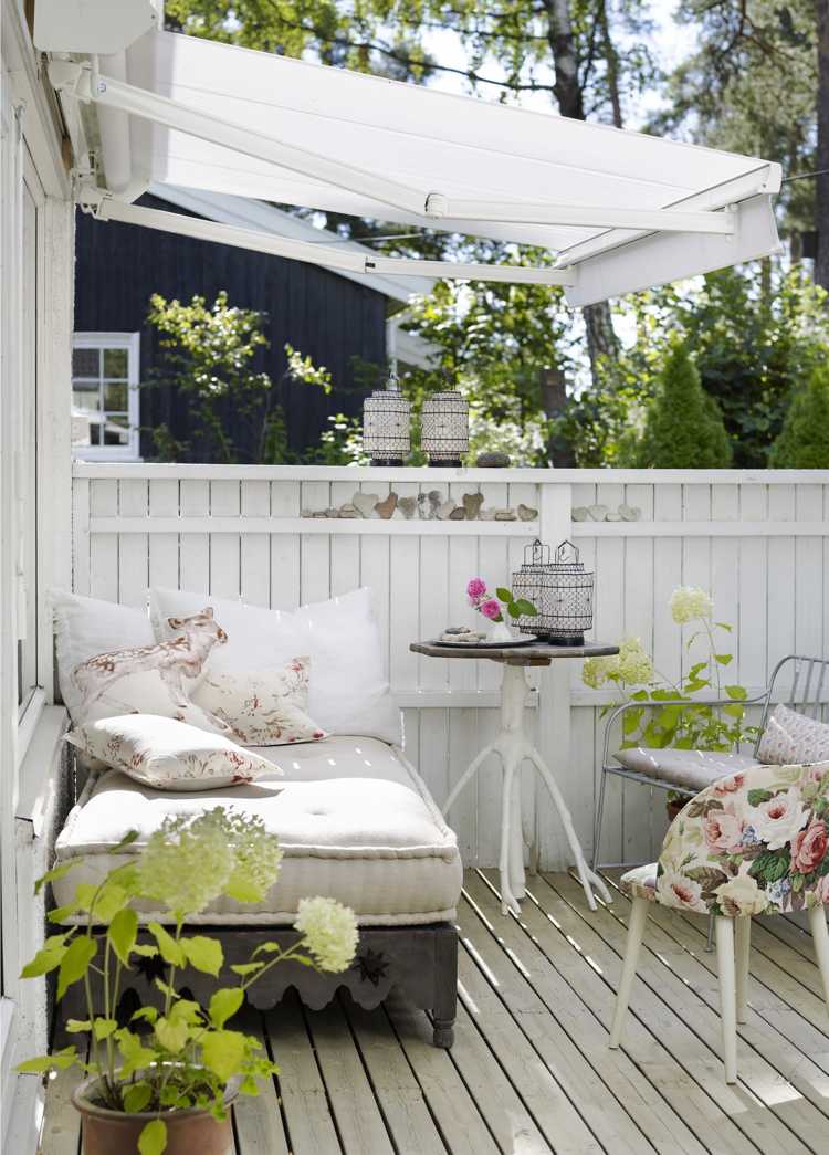 Dekorera balkong Shabby chic markis trä räcken sekretess skärm lounge säng
