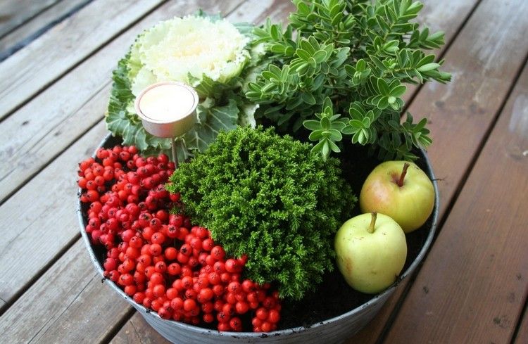 balkong-höst-dekorera-idéer-arrangemang-tenn-hink-bär