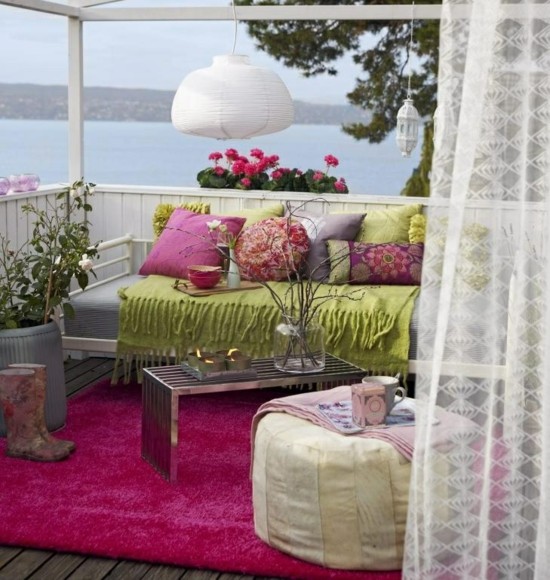 Sommar på balkongen dekorativa tyger grön lila vindskydd