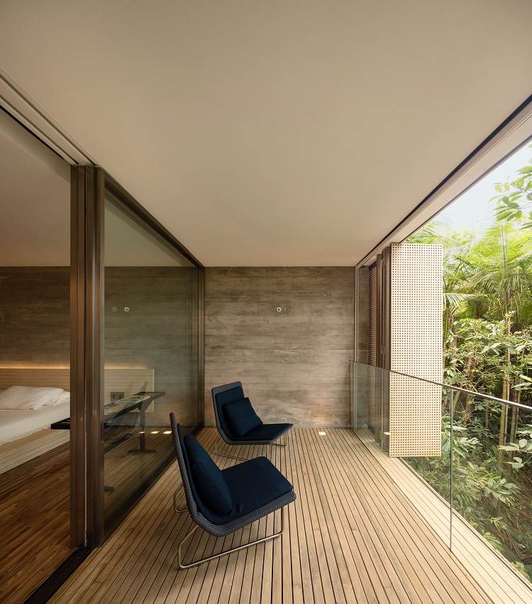 Inred balkongen på ett modernt sätt Rustik livsstil Trend för utemöbler