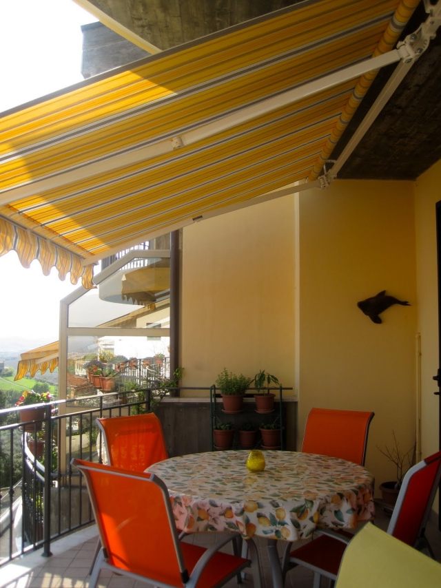 balkongmarkiser solskydd sittmöbler