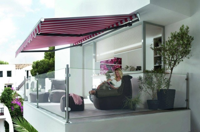 balkongmarkiser solskyddstyper manuell elektrisk glasräcke
