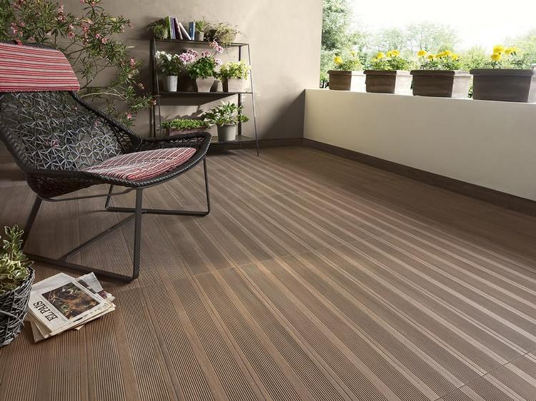 keramiska plattor balkonggolv idéer terrassdesign lämpligt golv för utomhusblommor