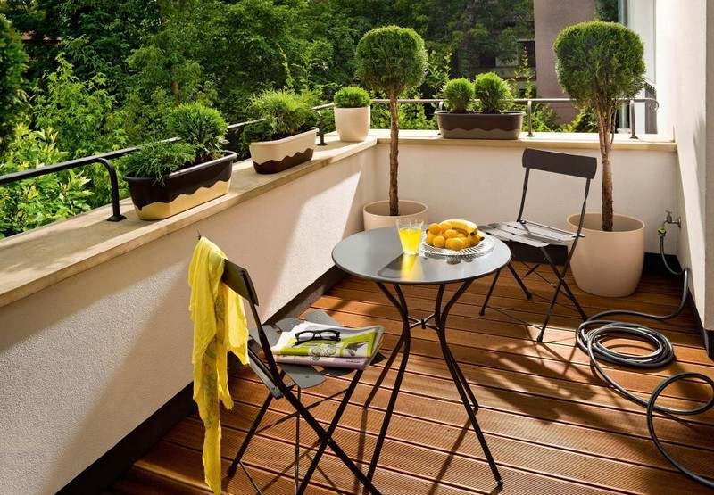 Balkongmöbler för små balkonger Fällbara stolar-modern-design-runt-bar-bord