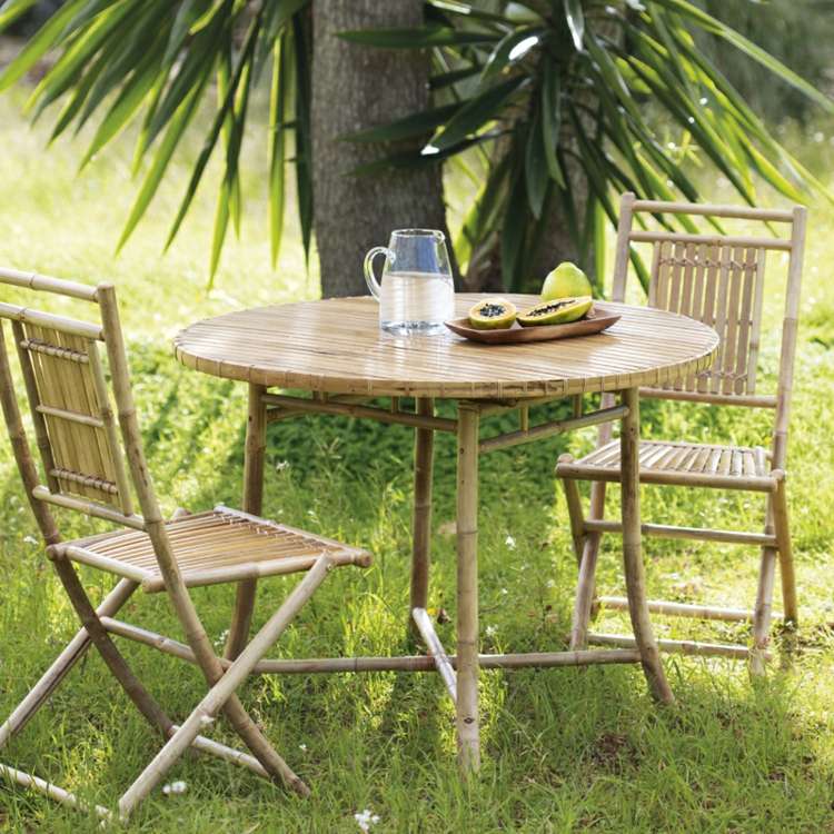 Balkong-möbler-idéer-2015-bambu-platsbesparande-runda-bord-stolar