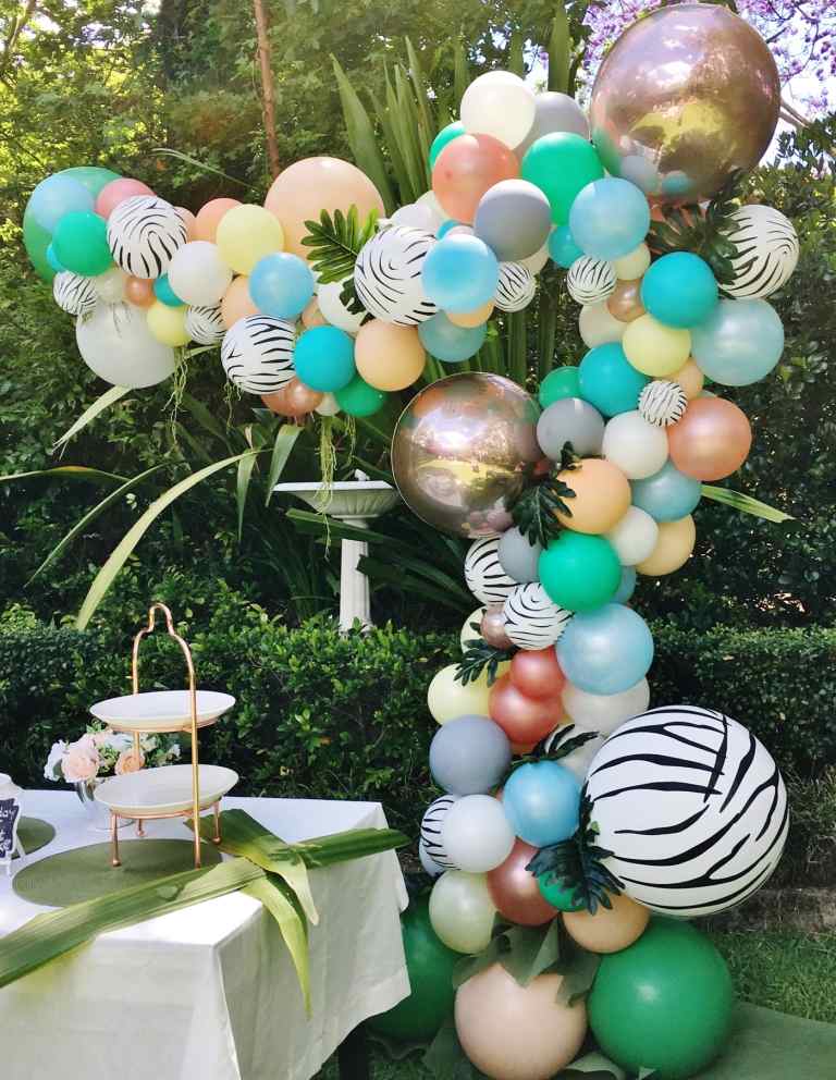 Ballongbåge och ballongkrans gör din egen barns födelsedagsträdgård