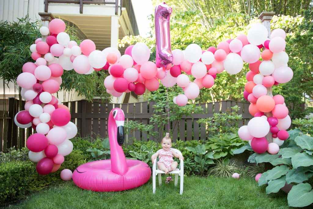 Ballongbåge och ballongkrans första födelsedagsidéer