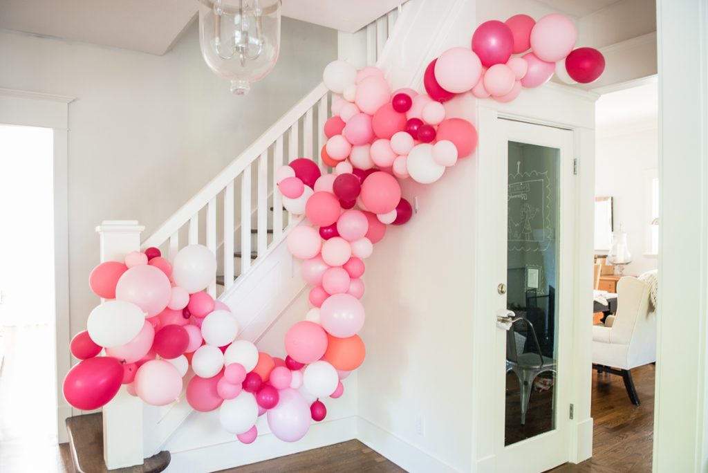 Ballong båge och ballong krans hus barn flicka födelsedag