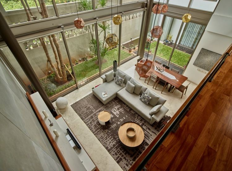 bangkirai trä matplats-lounge-grå-soffa-trämöbler-matta