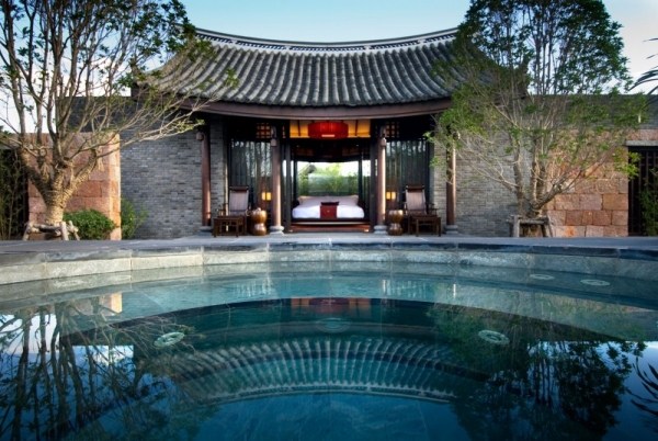 lyxhotell pool sovrumskomfort Banyan Tree Lijiang