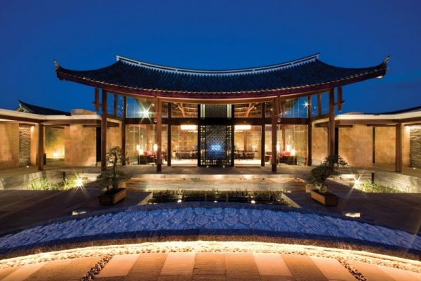 lyxhotell Kina ingångsgård Banyan Tree Lijiang