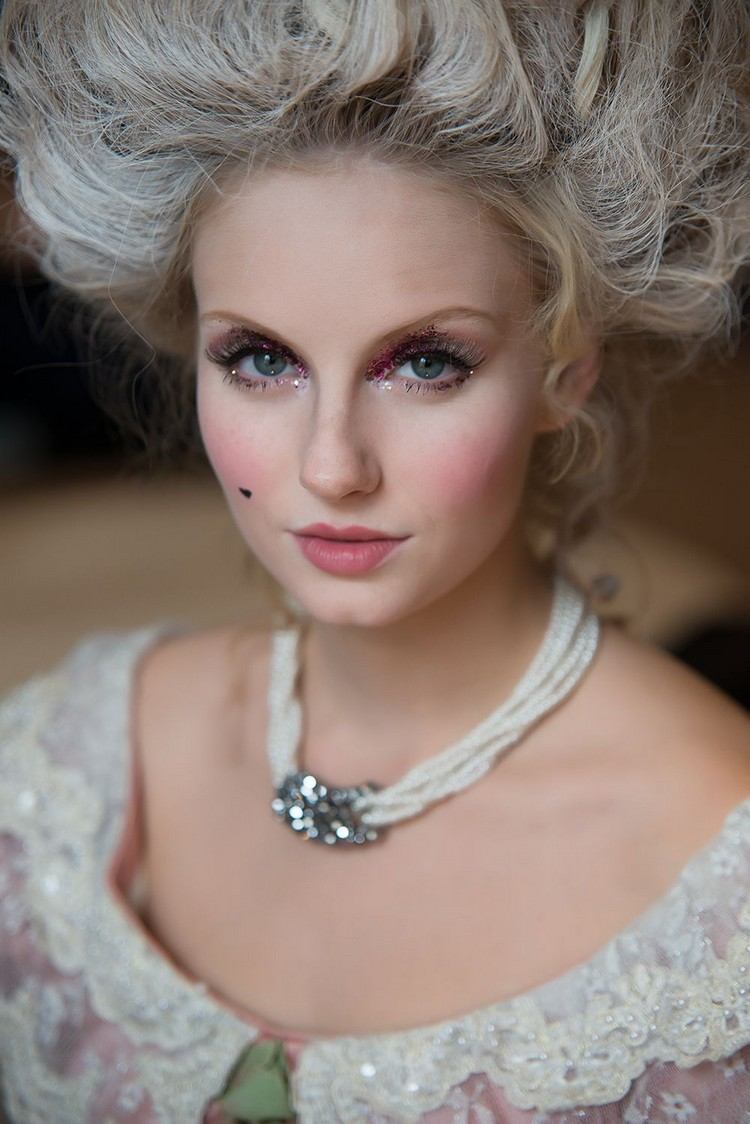 Barock frisyrer berättelse Marie Antoinette Halloween kostym idéer