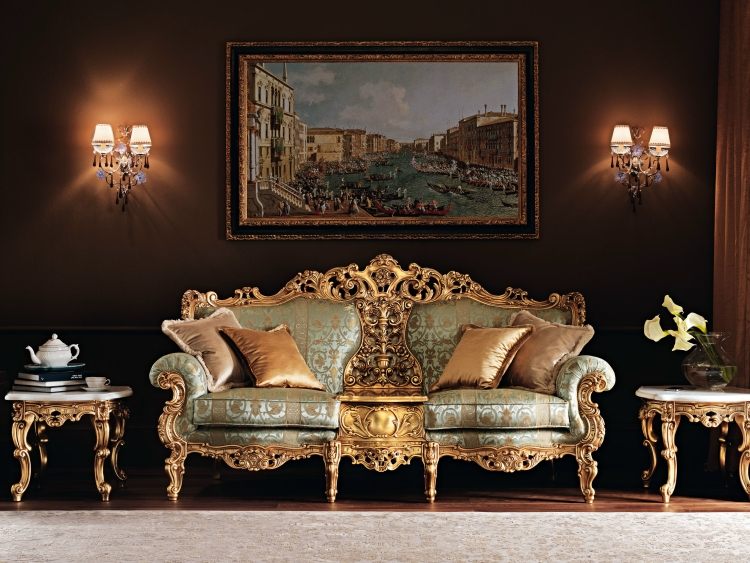 Barock-möbler-soffa-carving-prydnad-ädel-klädsel